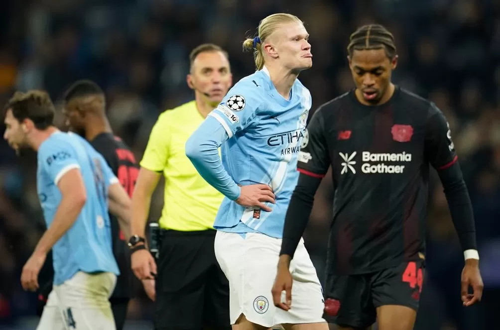 体坛联播｜切尔西三球完胜十人巴萨，世界杯抽签分档出炉-第5张图片-