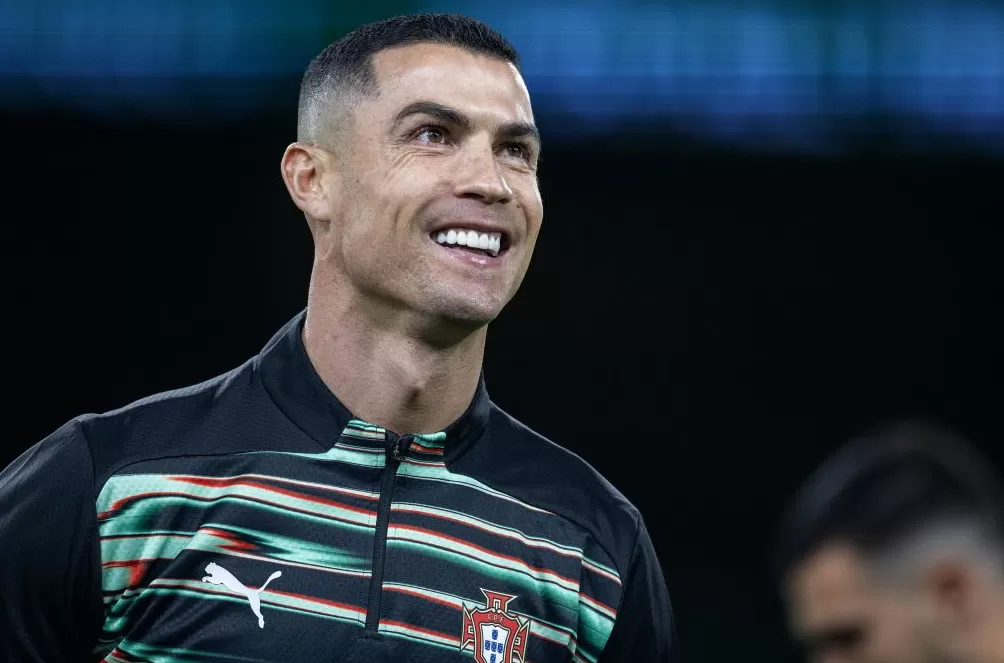 体坛联播｜切尔西三球完胜十人巴萨，世界杯抽签分档出炉-第9张图片-