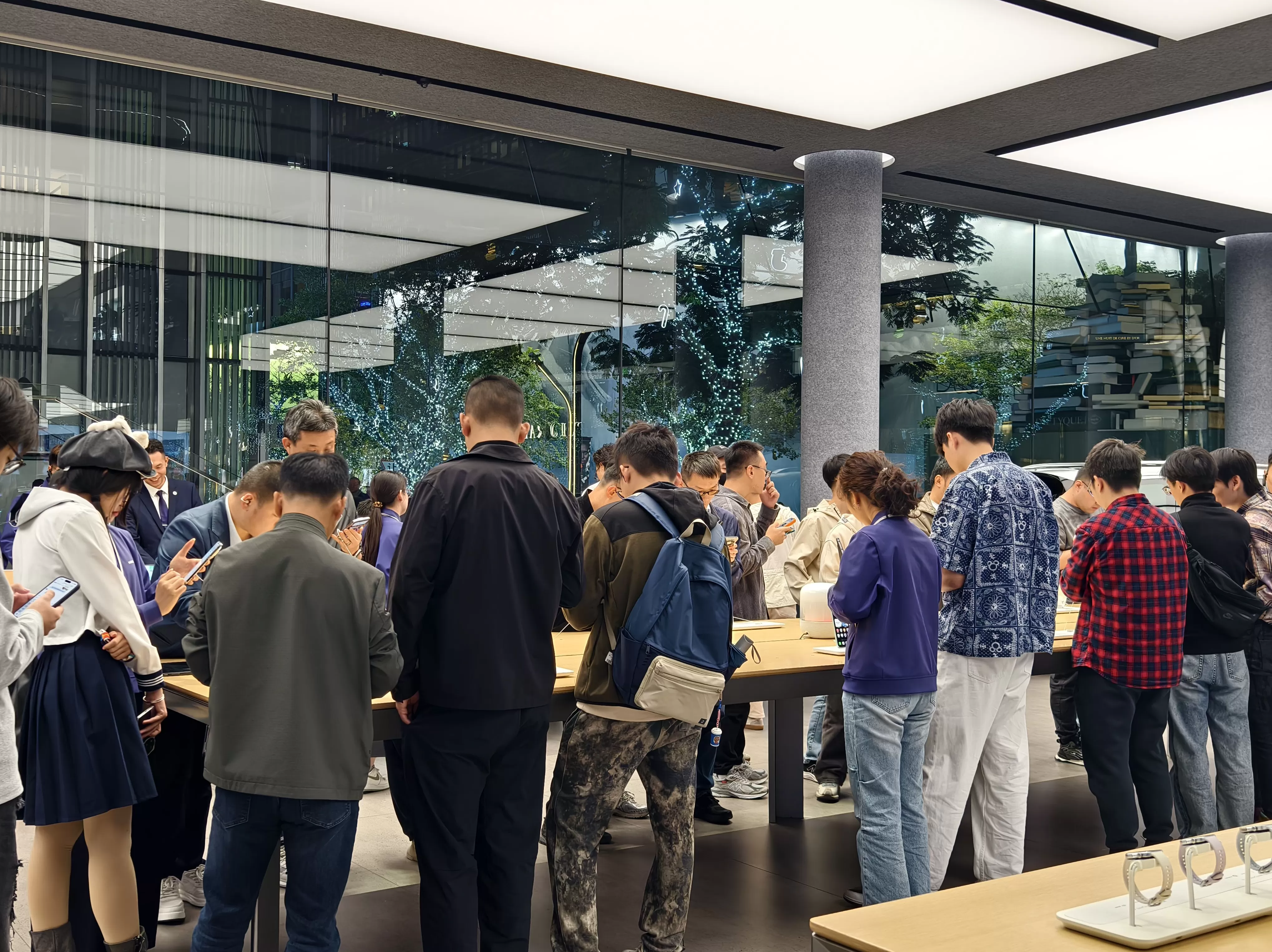 独家|华为Mate80首批备货30万台左右,渠道商称“定价很有魄力”-第2张图片- 独家|华为Mate80首批备货30万台左右,渠道商称“定价很有魄力”-第2张图片-