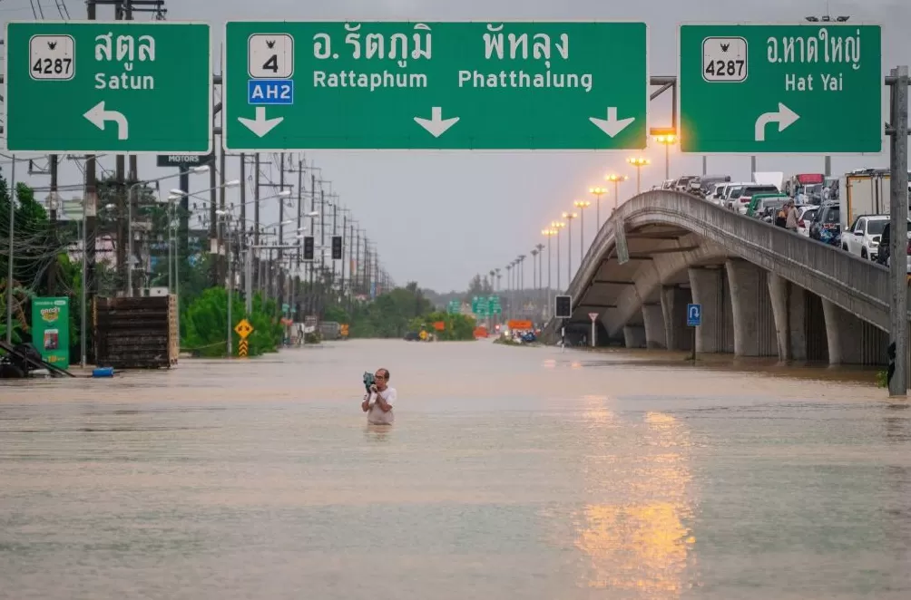 第1现场｜泰国世纪洪水已41死，派出航母救灾-第3张图片-