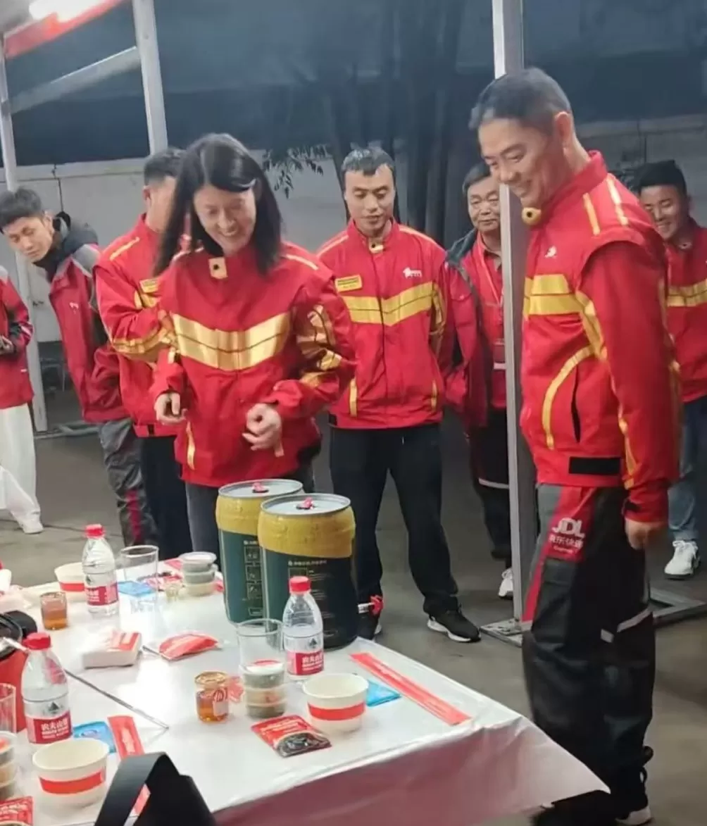 京东外卖员也要换新工服了？知情人士：系内测版其中一款-第3张图片-