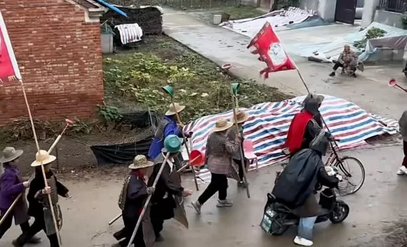 一群70岁老人参演的《土味三国》为什么能火?-第3张图片- 一群70岁老人参演的《土味三国》为什么能火?-第3张图片-