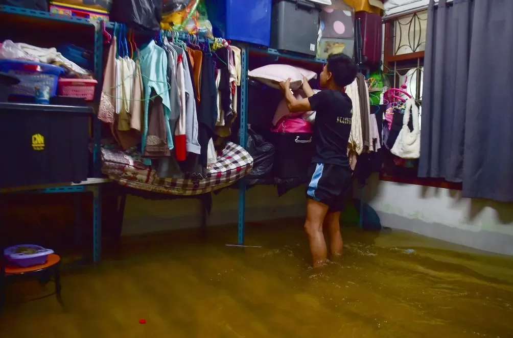 航母充当移动医院、总理现场赈灾，泰国全力应对“300年一遇”暴雨-第3张图片-