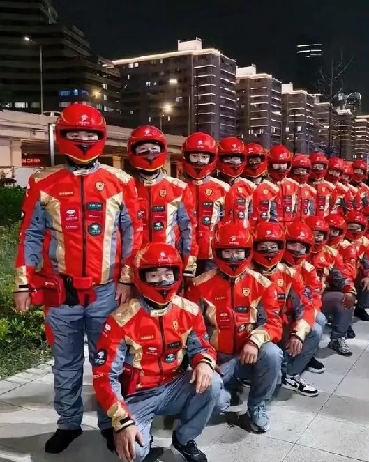 京东外卖也要换“赛车风”骑手服？知情人士：为内测版之一-第1张图片-