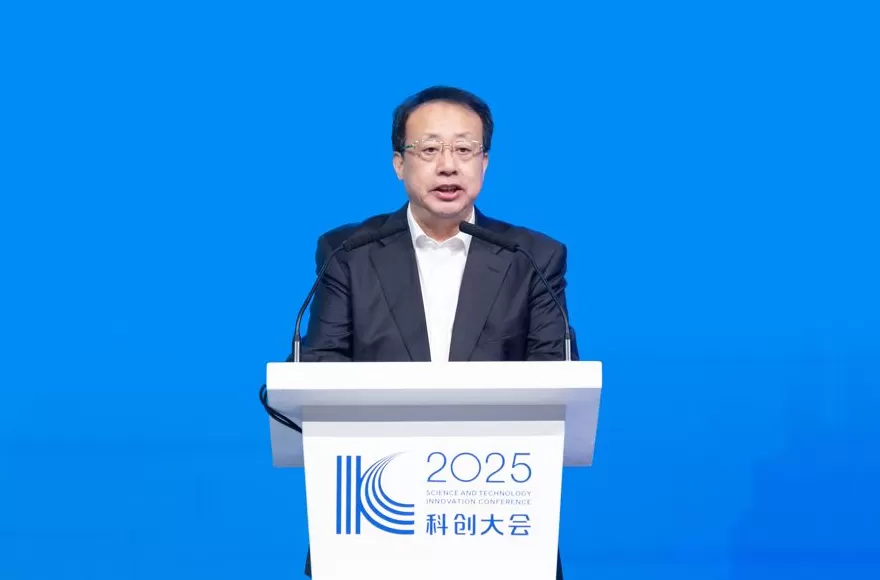 共话科技赋能产业升级、重塑未来生态，郑建邦慎海雄龚正出席2025科创大会-第3张图片-