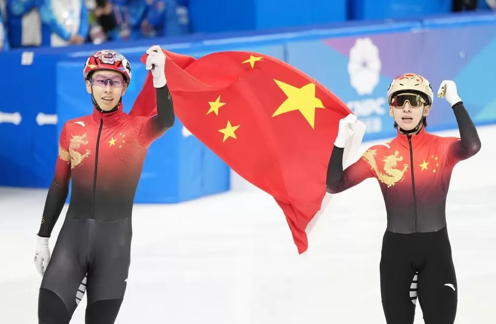 米兰冬奥会圣火点燃，大赛临近，中国军团迎接更严峻挑战-第1张图片-