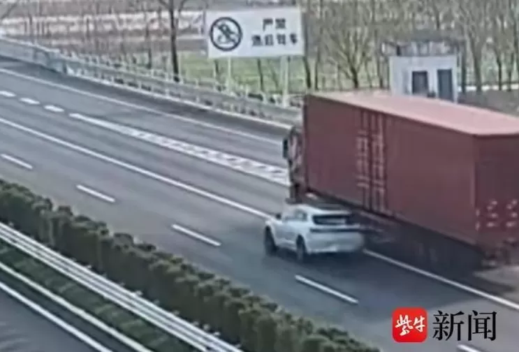 不听劝，依赖辅助驾驶接连发生事故！交警：可以辅助，不能“托付”-第1张图片-